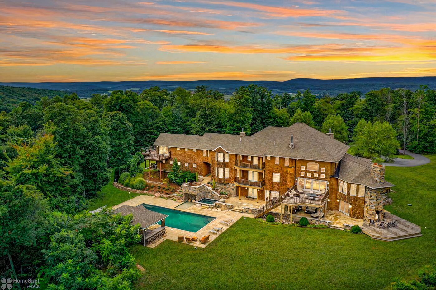 1._auto_x2_colored_toned_light_ai-1-scaled